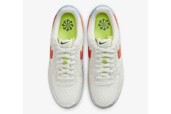 带有 Move to Zero 风车潮牌网店图案的鞋垫也十分别致（Nike Air Force 1 全新“Hemp”配色鞋款曝光，全针织工艺）