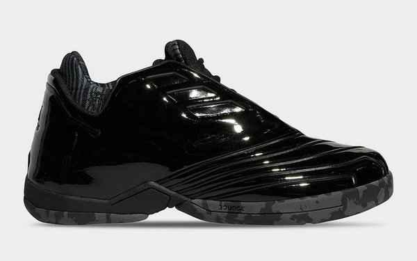 请关注 adidas 品牌官网及网店 对球鞋文化、品牌款型潮牌信息、抽签购买、教程攻略还有疑惑？马上学习《Sneaker百分百完全指南》 （adidas T-Mac 2 Restomod 黑武士配色鞋款明日来袭）