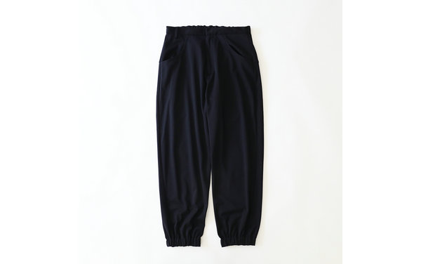 这边品牌的另一组潮牌信息联名企划也正式入场（白山 White Mountaineering BLK x sulvam 全新联名系列上架）