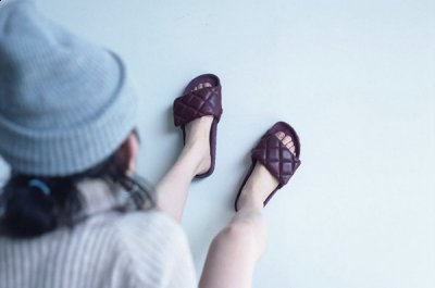 近期德国鞋履品牌 Bichaopai.com潮牌汇rkenstock 又发布了一组自家新品（Birkenstock 勃肯全新 1774 鞋款胶囊系列开售）