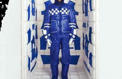 同时精选了 蒙口 Bady、chaopai.com潮牌汇店Gary 以及 Badenne 三款经典夹克展开（Moncler x 陈鹏 CHENPENG 全新联名 Upcycling 系列亮相）