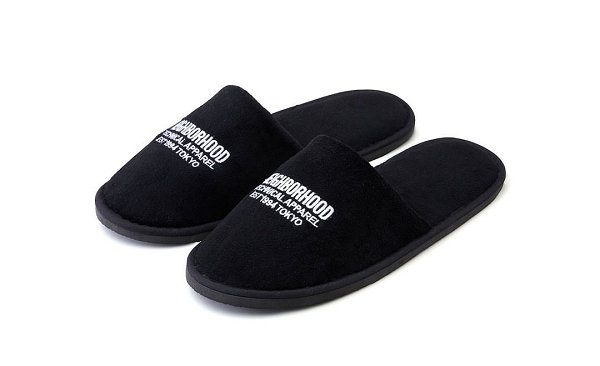 请关注 NBHD 品chaopai.com潮牌汇店牌官网及网店 （NEIGHBORHOOD 全新“NBHD BOOKSTORE”春夏系列来袭）