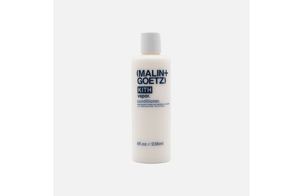 日前双方最新一季潮牌信息联名设计也正式入场（KITH x MALIN+GOETZ 2022 全新联乘系列开售）
