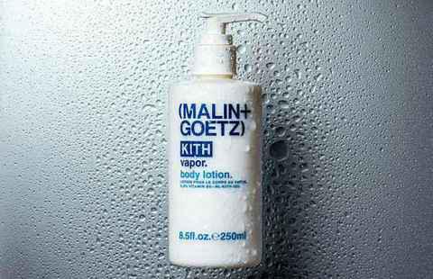 日前双方最新一季潮牌信息联名设计也正式入场（KITH x MALIN+GOETZ 2022 全新联乘系列开售）