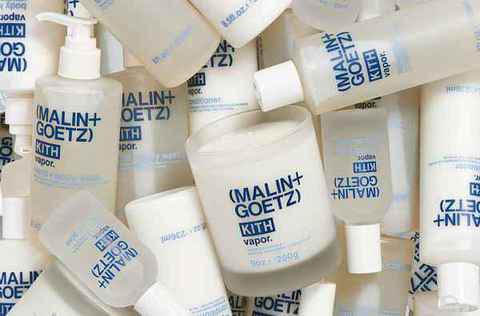 日前双方最新一季潮牌信息联名设计也正式入场（KITH x MALIN+GOETZ 2022 全新联乘系列开售）
