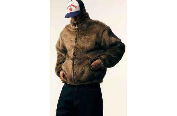 2 月 5 日起潮牌品牌在日本开售（Palace 2022 春季系列 Lookbook 赏析）