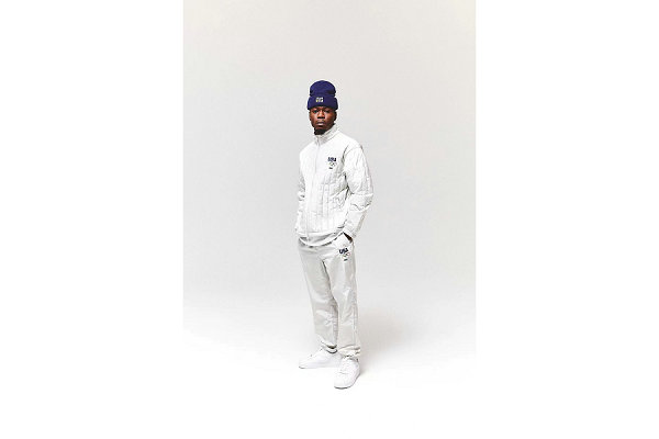  推出了“Scenic 潮牌商城Capsule”胶囊单品之后（KITH Team USA 冬奥会系列登场，雪山图案吸睛）