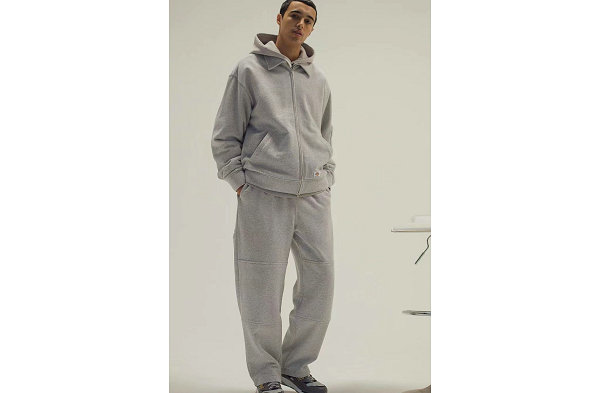 并炮制了长裤与潮牌资讯 Jacket 两种基础款式（蒂克 x Monkey Time 全新联乘系列发布，三色可选）