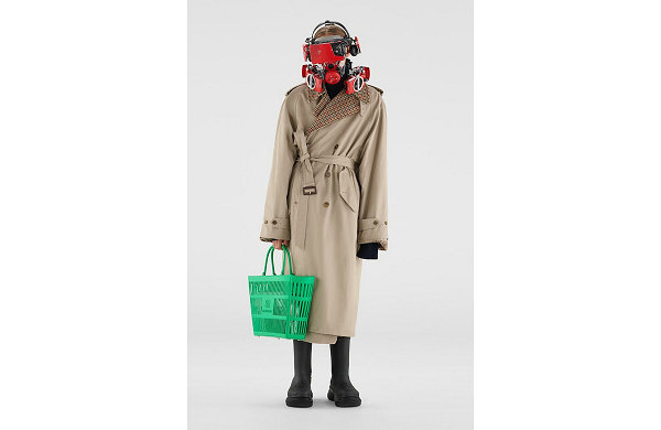 真是“忙”的不亦乐乎啊！潮牌近来 Balenciaga 又释出了 2022 春季型录（Balenciaga 巴黎世家 2022 春季系列抢先预览）