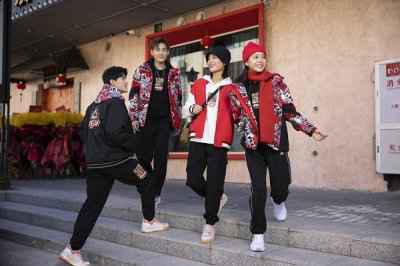 这边匹克又揭晓了潮牌商城一组虎年限定服饰单品（匹克全新“五谷丰登”虎年限定系列即将发售）