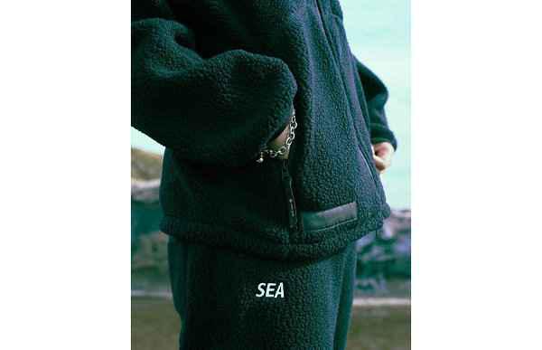 同时融入了保暖属潮牌资讯性高的摇粒绒材料制作（Snow Peak x Wind and Sea 全新联乘系列即将上架）