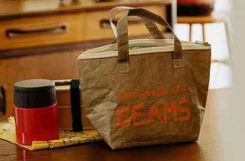 散落在各处的 B潮牌资讯EAMS 旧标识也十分抢眼（BEAMS 全新 Home Collection 系列出炉，45 周年纪念）