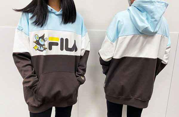 同时还有白蓝棕色调的 FILA 拉潮牌资讯链夹克、Tee 以及挎包、袜子等服饰单品（FILA x 《精灵宝可梦》全新合作系列公布）