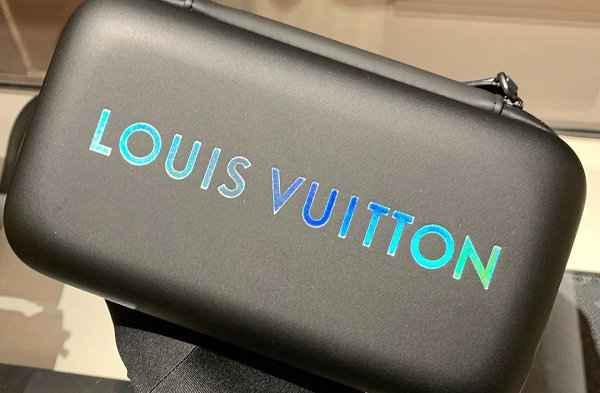 LV 2021 秋冬 Monogram 镜潮牌片滑雪面具亮相，安排！（LV 2021 秋冬 Monogram 镜片滑雪面具亮相，安排！）