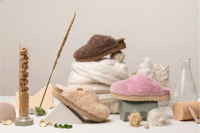 短靴 or 毛拖再搭chaopai.com潮牌汇配鲜艳纯色出镜（UGG 全新“Icon-Impact”鞋款系列公布，可持续理念）