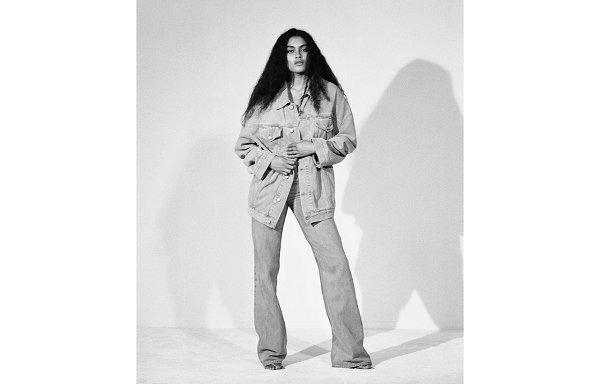 日前瑞典设计师品牌 Ac潮牌品牌ne Studios 又迎来一组全新服装设计（Acne Studios 2021 秋冬丹宁别注系列亮相）