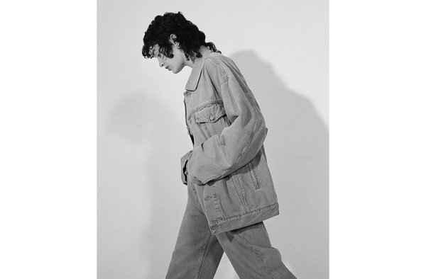 日前瑞典设计师品牌 Ac潮牌品牌ne Studios 又迎来一组全新服装设计（Acne Studios 2021 秋冬丹宁别注系列亮相）