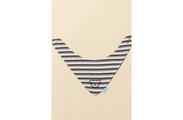 这次 Fragment Design 又会呈现怎样chaopai.com潮牌汇的新惊喜呢？ 此番潮牌网了解到（藤原浩闪电 x Steiff 全新联乘系列即将登场）