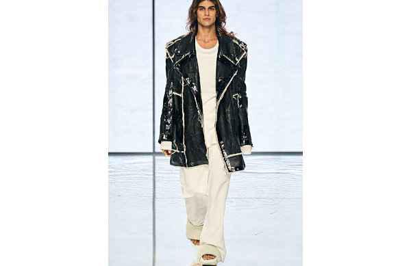 黑白色调潮牌品牌穿插始终（Balmain 巴尔曼 2022 春夏系列抢先预览，多元音乐灵感）