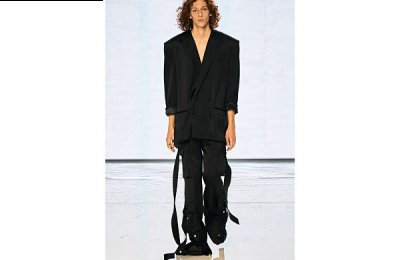黑白色调潮牌品牌穿插始终（Balmain 巴尔曼 2022 春夏系列抢先预览，多元音乐灵感）