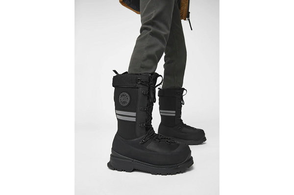 公布了童装新作之潮牌商城后又开始涉足鞋履领域（Canada Goose 加拿大鹅首个鞋款系列即将发售）