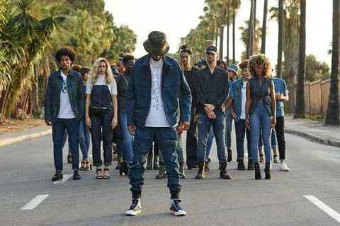 拍摄的 Lookbook 也透chaopai.com潮牌汇店露了浓郁的复古韵味（狗爷 x G-Star RAW 全新联名系列曝光，重译经典）