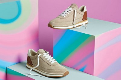 这双 CRAFT RUN LACE 复chaopai.com潮牌汇古跑鞋以优质皮革制作（Clarks 其乐 2021 早秋 CRAFT RUN LACE 跑鞋亮相）