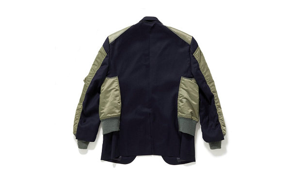  其中卡其、军绿以及潮牌信息 Navy 蓝等色调组合十分吸睛（布克兄弟 x JUNYA WATANABE MAN 全新联名胶囊系列亮相）
