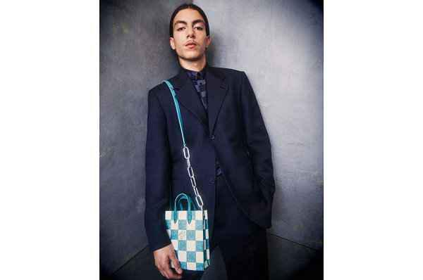  Louis Vuitton 2021 秋季男装系潮牌商城列 预计 9 月 3 日于 LV 门店首发（Louis Vuitton 2021 秋季男装系列亮相，Virgil 倾情呈现）