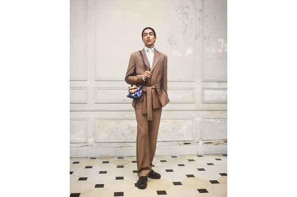  Louis Vuitton 2021 秋季男装系潮牌商城列 预计 9 月 3 日于 LV 门店首发（Louis Vuitton 2021 秋季男装系列亮相，Virgil 倾情呈现）
