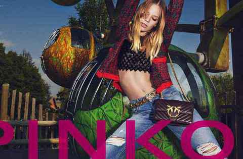 这一季官方特别邀请chaopai.com潮牌汇到超模 Lexi Boling 亲身演绎（PINKO 品高 2021 秋冬广告大片释出，渲染氛围）