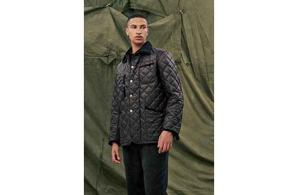 这一次官方邀请到了英潮牌国高端时尚 Barbour 一同合作（Engineered Garments x Barbour 2021 秋冬联名系列上市）