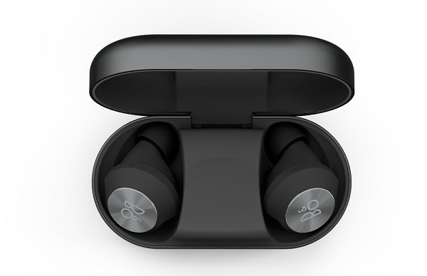  前不久刚刚携手 潮牌Berluti 伯尔鲁帝带来联名（BO 全新 Beoplay EQ 真无线耳机系列公布，两色可选）