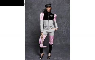  MOSCHINO 莫斯奇诺 2021 早秋潮牌资讯女装系列 目前已陆续开启贩售（MOSCHINO 莫斯奇诺 2021 早秋女装系列抢先预览）