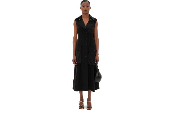 这边高端设计师品牌 JW 潮牌商城Anderson 又发布了一组自家包袋新品（JW Anderson 全新“Punch Bag”系列公布，多重配色可选）