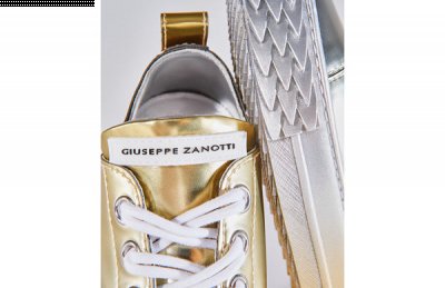 心水的小伙伴不妨前往潮牌资讯围观下吧~ GZ 线上折扣/新品 （GiuseppeZanotti 全新 Blabber 鞋款系列来袭，炫色变奏！）