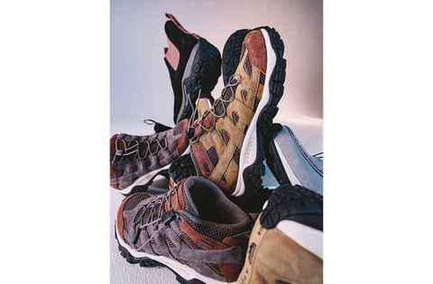 并在 GORE-TEX 防水透气的基chaopai.com潮牌汇础上融入了设计师标志性概念设计（迈乐 x A.FOUR LABS 全新联名鞋款系列即将登场）