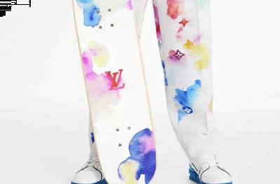 你会选择入手吗？潮牌 LV 线上折扣/新品 （LV 全新滑板套装发售，黄色老花与水彩设计）