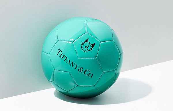  Tiffany Co. 也的确为篮球、足潮牌球等各领域的运动项目提供了支持（Tiffany Co. 蒂芙尼全新运动主题系列发布，重点展示工艺）