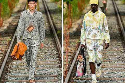 Etro 标志性的佩斯利印花图案、提花印花和潮牌品牌纹理是品牌旗下外套、连衣裙、包款及鞋履最突出的特色（Etro 艾卓 2022 春夏男装系列亮相秀场，生机盎然新世界）