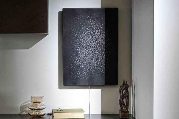  IKEA 选取了 Sonos 标志性潮牌的 SYMFONISK 相框音响进行重塑（Sonos x 宜家全新联名 SYMFONISK 相框音响下月开售）