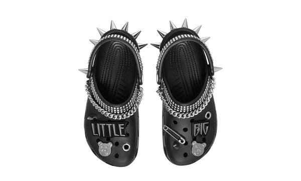  此番chaopai.com潮牌信息潮牌汇了解到（Crocs x Little Big 全新联名拖鞋系列公布，朋克摇滚范）