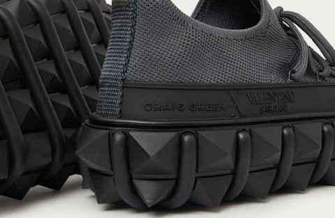 英国设计师 Craig Green 参与的潮牌资讯 Moncler Genius 春夏系列令人印象深刻（华伦天奴 x Craig Green 全新联名鞋款系列曝光）