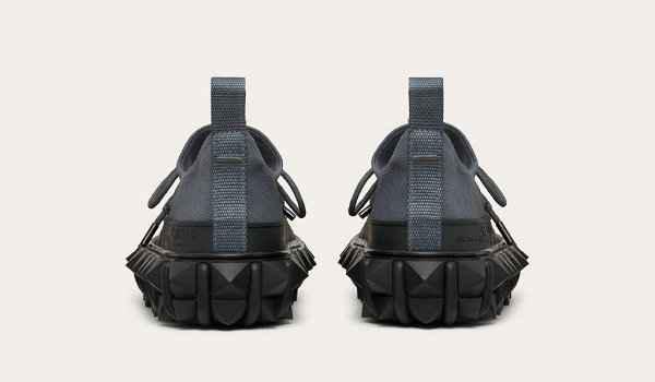 英国设计师 Craig Green 参与的潮牌资讯 Moncler Genius 春夏系列令人印象深刻（华伦天奴 x Craig Green 全新联名鞋款系列曝光）