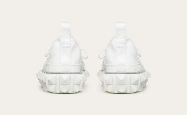 英国设计师 Craig Green 参与的潮牌资讯 Moncler Genius 春夏系列令人印象深刻（华伦天奴 x Craig Green 全新联名鞋款系列曝光）