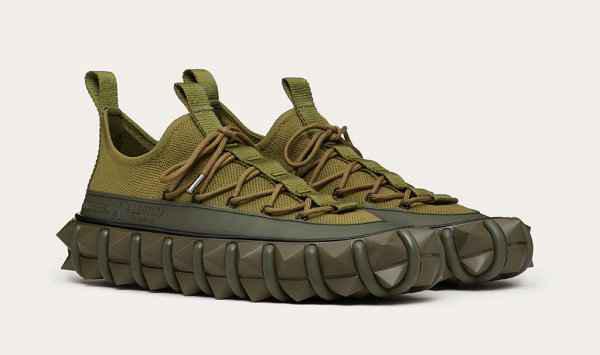 英国设计师 Craig Green 参与的潮牌资讯 Moncler Genius 春夏系列令人印象深刻（华伦天奴 x Craig Green 全新联名鞋款系列曝光）