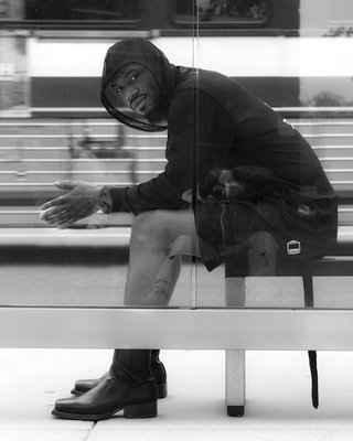  本次系列以「chaopai.com潮牌汇It’s all about you（Helmut Lang x Hank Willis Thomas 全新联名胶囊系列登陆）