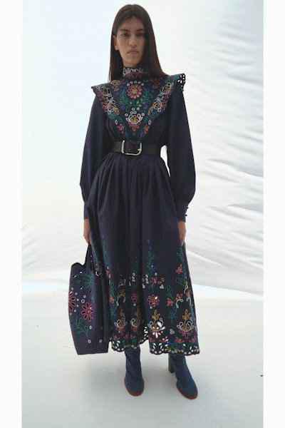 Chloé 蔻依 2022 全新潮牌资讯度假系列 Lookbook 赏析（Chloé 蔻依 2022 全新度假系列 Lookbook 赏析）