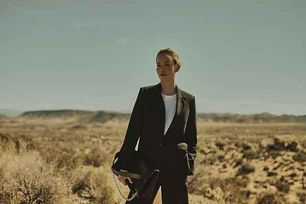 工作、生活chaopai.com潮牌汇等多种场景（Karl Lagerfeld x AMBER VALLETTA 全新联名系列发布）