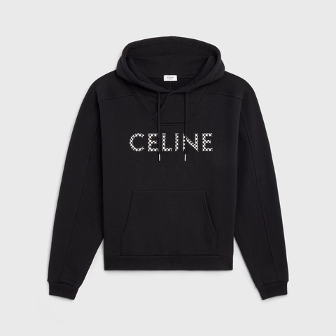  由众多明星演绎chaopai.com潮牌汇店的 520 系列上架发售（CELINE 赛琳 2021 秋冬 MONOCHROMS II 胶囊系列公布）